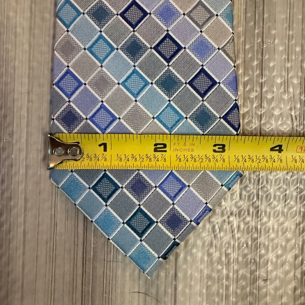 JOE Joseph Abboud Mens 100% Silk Tie Blue Grey Geometric Square Silk Classic
